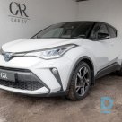 Продают Toyota C-HR, 2022