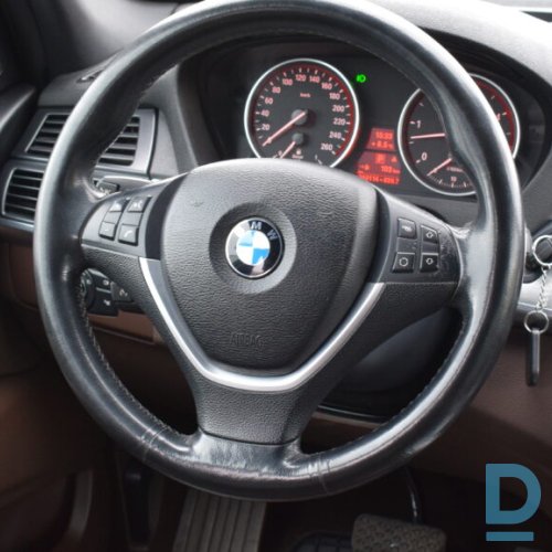 Pārdod BMW X5 3.0d, 2010