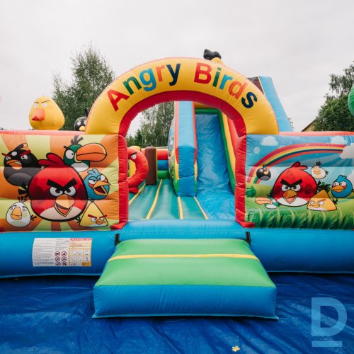 Iznomā Piepūšamā atrakcija “Dusmīgie putni” Iznomā Piepūšamā atrakcija “Dusmīgie putni”