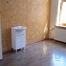 Cabinet with a sink and a shower for rent in Riga, Bruninieku street 43