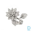 For sale Van Cleef & Arpels Lotus Between Ring