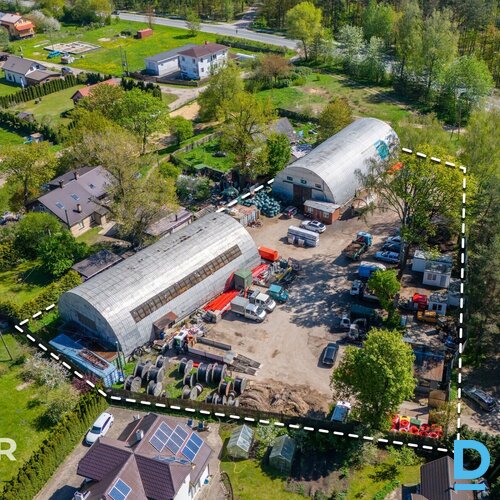 Pārdošanā divi angāri ar 4647 m² zemes gabalu stratēģiski izdevīgā vietā Ulbrokā