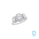 For sale Graff Icon Three Stone Oval Diamond Engagement Ring