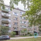 The owner is selling a 3-room apartment in a Lithuanian project in Andrejsala district.