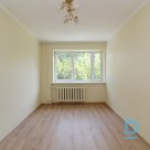 Cosy 2 room apartment with cosmetic repair overlooking the green area.