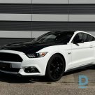 Продается Ford Mustang GT 5.0L V8 2015 года.