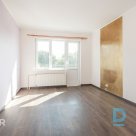 Vacant 3-room apartment with a balcony in an excellent location with developed i