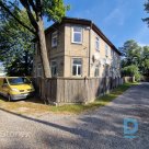 For sale, a 1-room apartment that needs to be renovated on the first floor of a pre-war brick house with an area of 39m², in Bolderāja