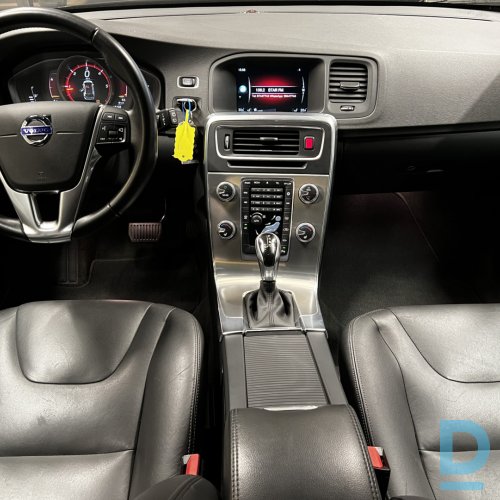Pārdod Volvo V60 2.0 D4 Summum, 2016