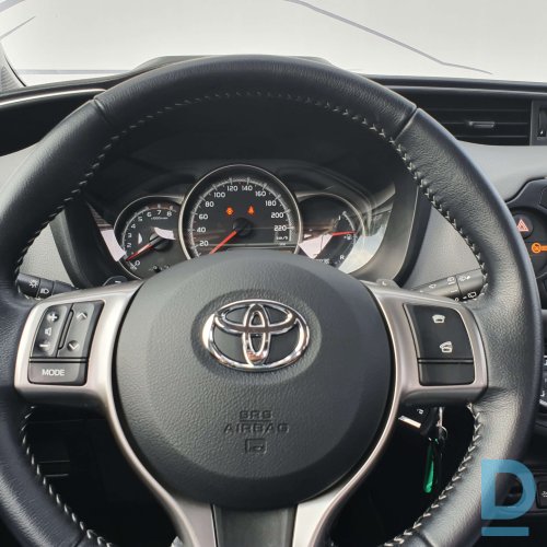 Pārdod Toyota Yaris 1.3, 2017 Pārdod Toyota Yaris 1.3, 2017