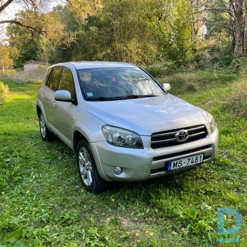 Pārdod Toyota RAV 4, 2006