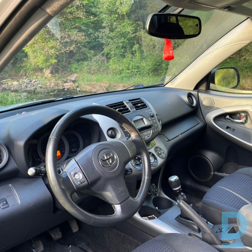 Pārdod Toyota RAV 4, 2006