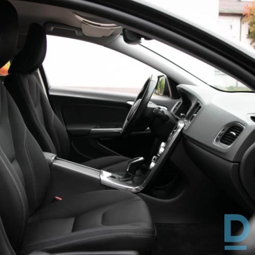 Pārdod Volvo V60 2.0d, 2014
