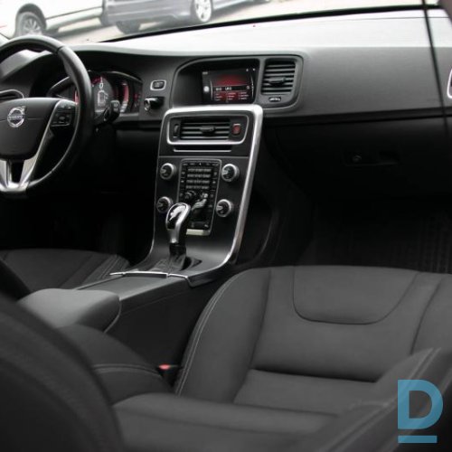 Pārdod Volvo V60 2.0d, 2014