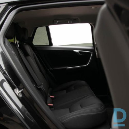 Pārdod Volvo V60 2.0d, 2014