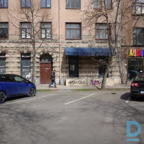 Pārdod puspagrabu Stabu iela 45