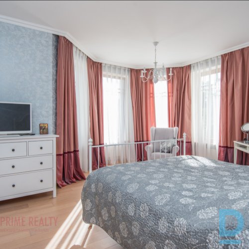 Pārdod māju Semafora iela 9a, Jūrmala, 299m²