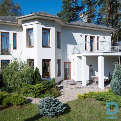 Pārdod māju Semafora iela 9a, Jūrmala, 299m²