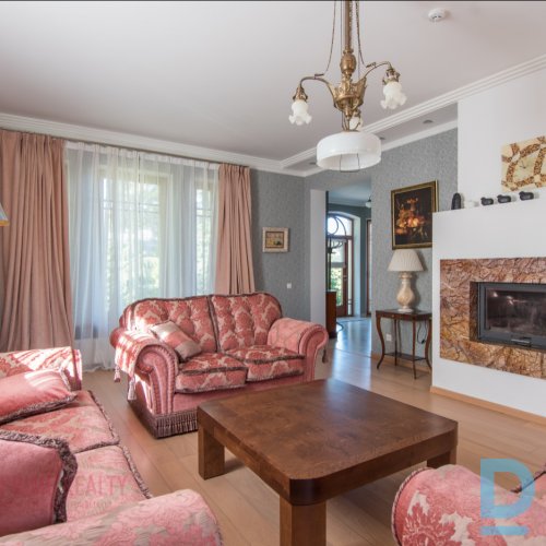 Pārdod māju Semafora iela 9a, Jūrmala, 299m²