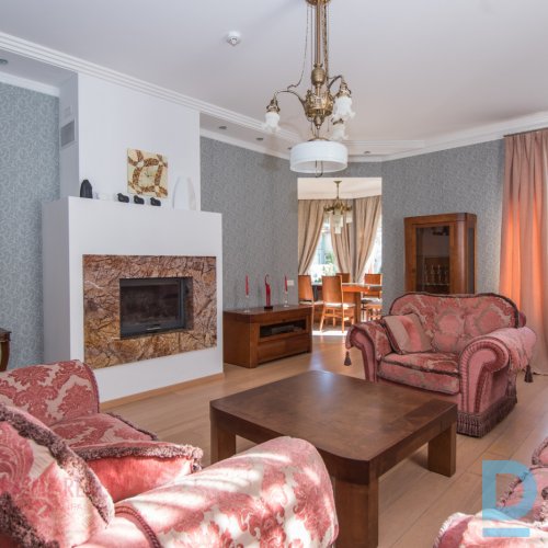 Pārdod māju Semafora iela 9a, Jūrmala, 299m²