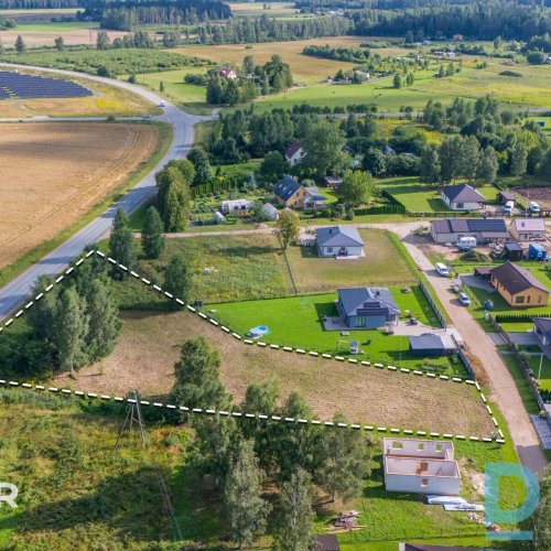 Plašs, līdzens 3380 m² zemes gabals privātai apbūvei teicamā vietā Inčukalnā.Zem