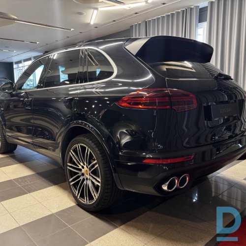 Pārdod Porsche Cayenne 3.0d, 2015