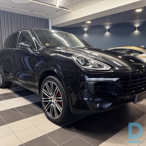 Pārdod Porsche Cayenne 3.0d, 2015