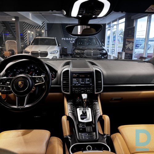Pārdod Porsche Cayenne 3.0d, 2015