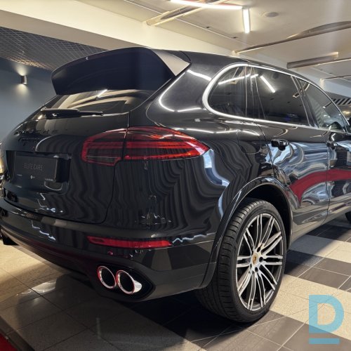 Pārdod Porsche Cayenne 3.0d, 2015