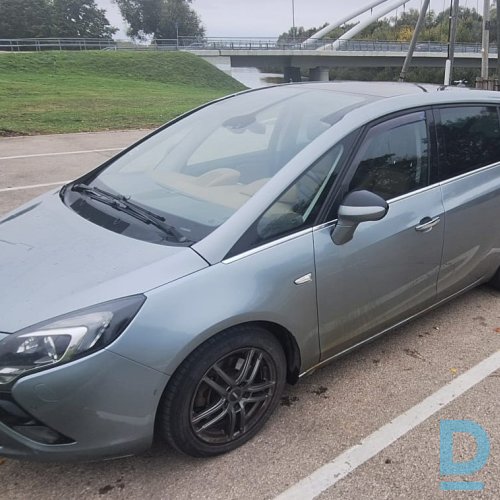 Pārdod Opel Zafira Tourer, 2013