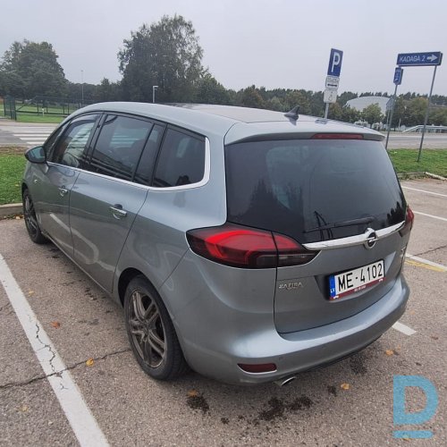 Pārdod Opel Zafira Tourer, 2013