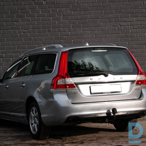 Pārdod Volvo V70 2.0d, 2015