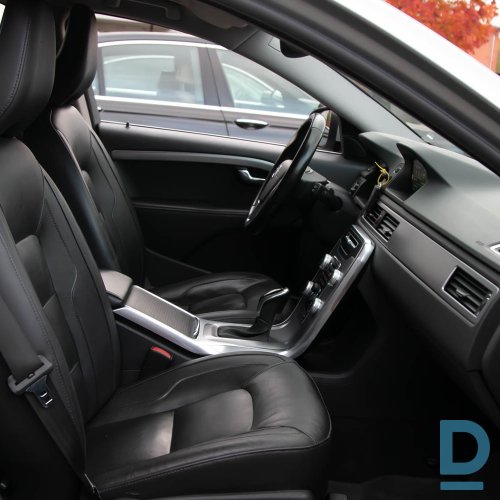 Pārdod Volvo V70 2.0d, 2015