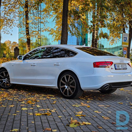 Pārdod Audi A5 3.0D, 2010