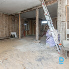 Pārdošanā 1215 m² zemes gabals ar 110 m2 mājas daļu.Māja celta 1968. gadā, tai i