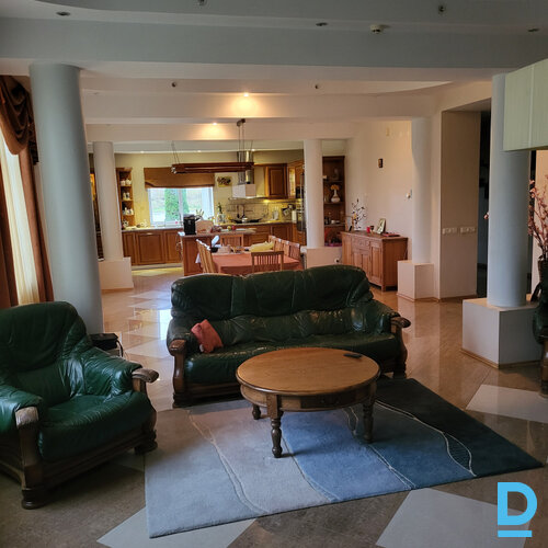 Pārdod māju , 600m² Pārdod māju , 600m²