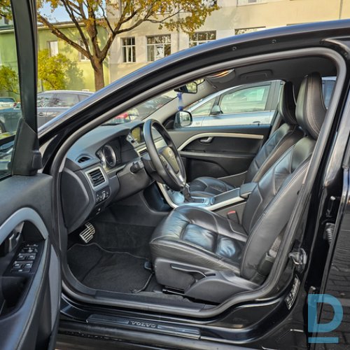Pārdod Volvo V70 2.0d, 2013