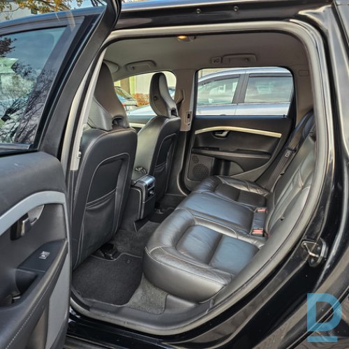 Pārdod Volvo V70 2.0d, 2013