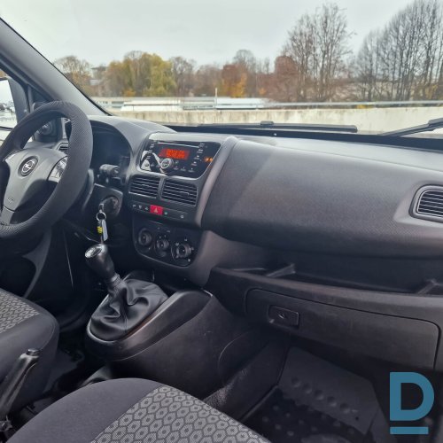 Pārdod Opel Combo 1.3d, 2016