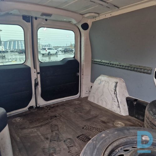 Pārdod Opel Combo 1.3d, 2016