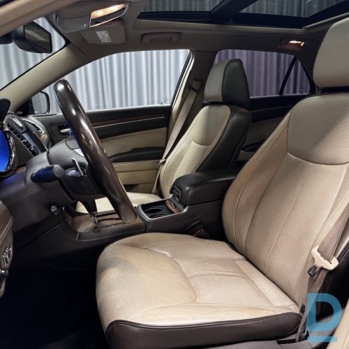 Pārdod Chrysler 300C Platinum 3.0d, 2013
