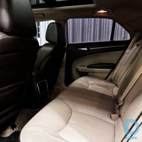 Pārdod Chrysler 300C Platinum 3.0d, 2013