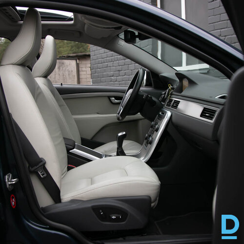 Pārdod Volvo V70 2.0d, Summum, 2014