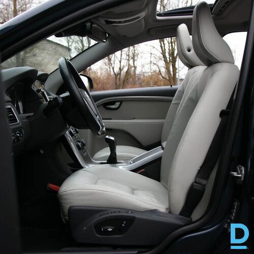 Pārdod Volvo V70 2.0d, Summum, 2014
