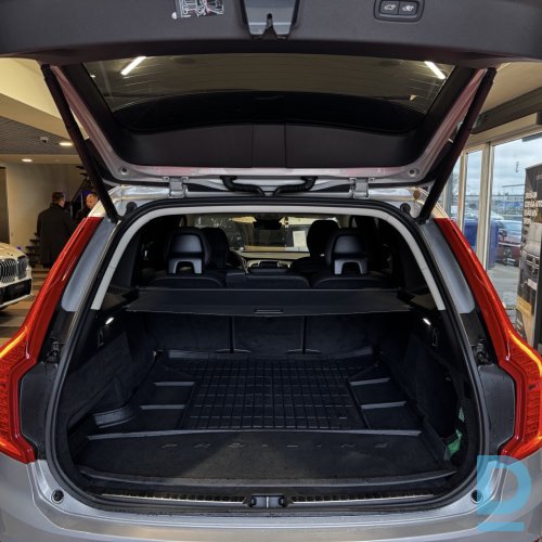 Pārdod Volvo Xc90 B5 Awd, 2023