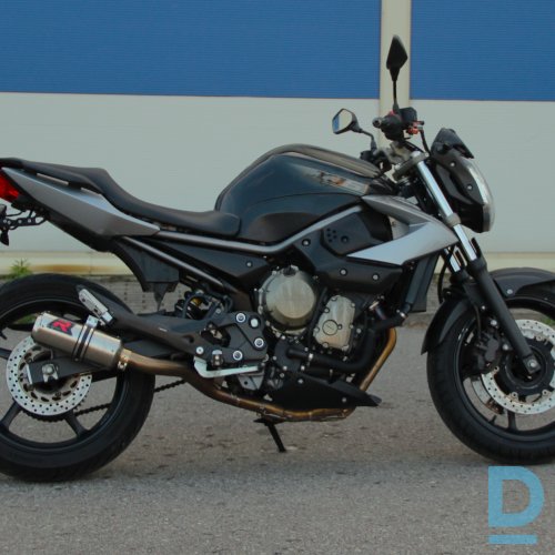 Pārdod Yamaha XJ6 motociklu, 600 cm³, 2011