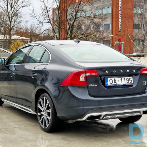 Pārdod Volvo S60 2.5, 2013