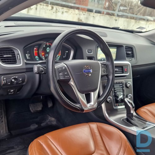 Pārdod Volvo S60 2.5, 2013