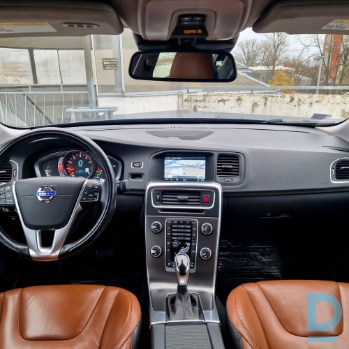 Pārdod Volvo S60 2.5, 2013