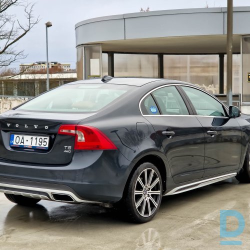 Pārdod Volvo S60 2.5, 2013